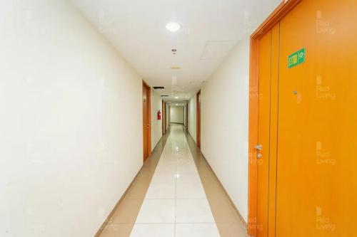 RedLiving Apartemen Green Lake View Ciputat - Pelangi Rooms 2 Tower E