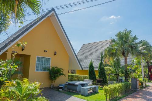 room detail thumbnail 1