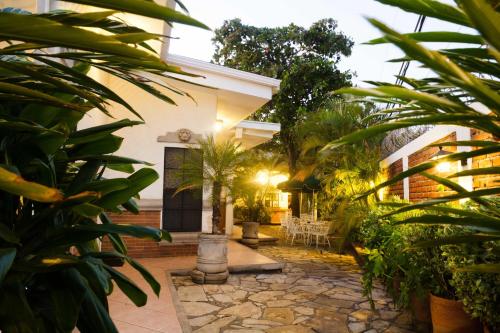 Hotel El Almendro, Манагуа