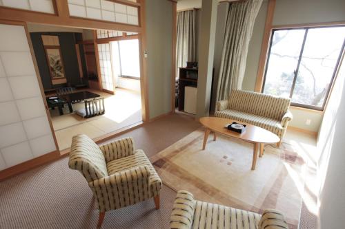 Room with Tatami Area and Shared Bathroom - Annex