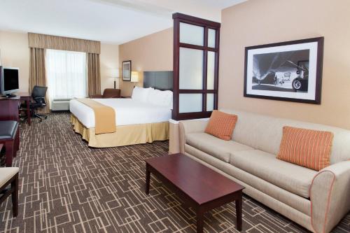 Holiday Inn Express Hotel & Suites Jackson Northeast, an IHG Hotel