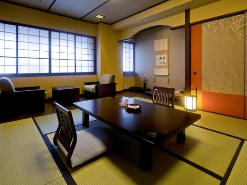 Japanese Style Room with 8 Tatami - Non-Smoking
