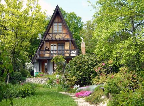 Erdő Lelke Vendégház: mesebeli, erdőszéli faház panorámával - Chalet - Nagymaros