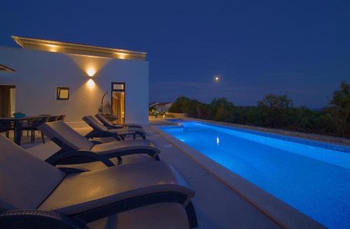 Villa SUNSET with private pool