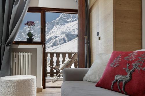 HelloChalet - Pandora Mountain View with jacuzzi, garage and ski storage Breuil Cervinia