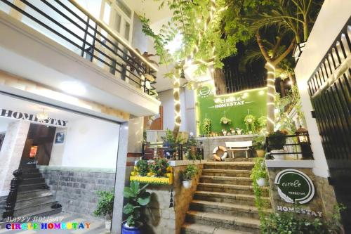 CIRCLE HOMESTAY Biệt Thự Sân Vườn
