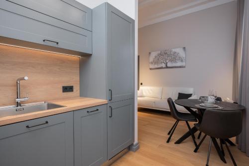 Lutsu Residents - Unique apartment in Old Town, Keyless Lutsu Residents - Unique apartment in Old Town, Keyless