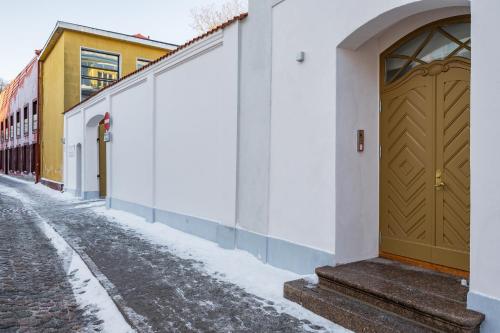 Lutsu Residents - Unique apartment in Old Town, Keyless Lutsu Residents - Unique apartment in Old Town, Keyless