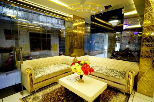 Hotel Kaaynat Royale 5 Min. Walking Distance from Dargah - image 3