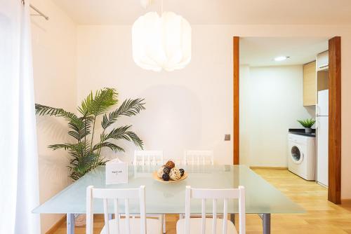 2 bedrooms, 4 beds