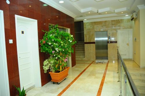 Lobby, Al Faisal Hotel Suites in Sur