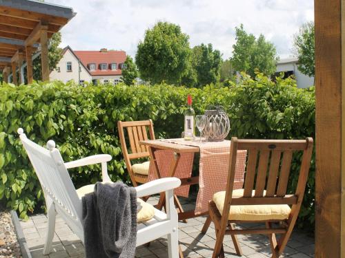 Oprema, Gutshof Marienthal in Viereck