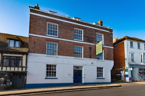 สภาพแวดล้อมโดยรอบ, โรงแรมจอร์จ (George Hotel) in บอทเทิล