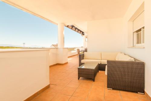 Apartment with Pool View
