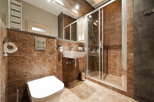 2 bedrooms, 4 beds