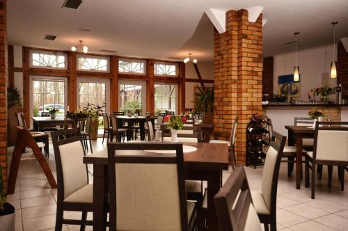 Hotel am Stadtwald - image 12
