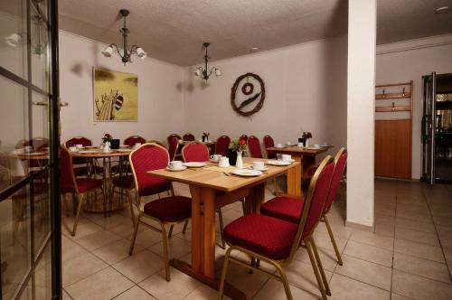 Hotel am Stadtwald - image 11