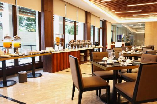 Mad og drikke, Hotel Casiana Managed by Enderun Hotels near Ayala Malls Serin