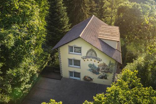 3 bedrooms, 5 beds