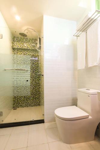 Deluxe King Room image 3