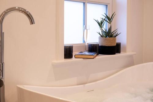 ทัศนียภาพภายนอกโรงแรม, Moonwood House in บิวลิยู