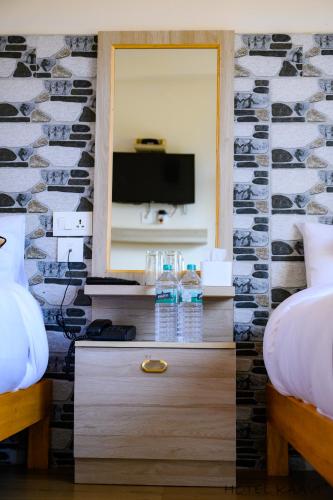 Deluxe Double Room image 2