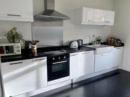 Tasteful apartment moments from the beach, Bunting by Whitstable-Holidays Tasteful apartment moments from the beach, Bunting by Whitstable-Holidays