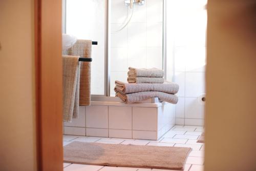 2 twin beds