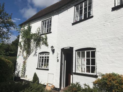 Idyllic Stratford upon Avon cottage