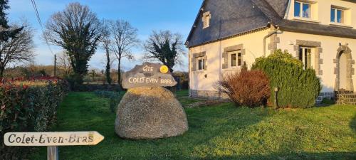 Gîte 10 personnes dans les Côtes d'Armor proche CARHAIX-PLOUGUER