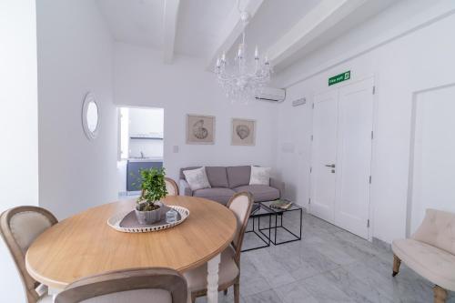 Carmelita Valletta, La Valletta (foto 7)
