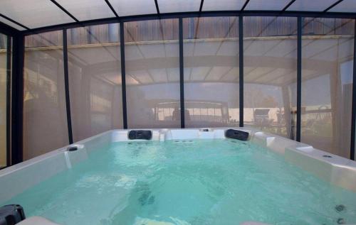 וילה אל סלבדור - וילה מדהימה עם בריכה פרטית וג'קוזי in Pki'in