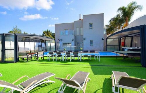 וילה אל סלבדור - וילה מדהימה עם בריכה פרטית וג'קוזי in Pki'in