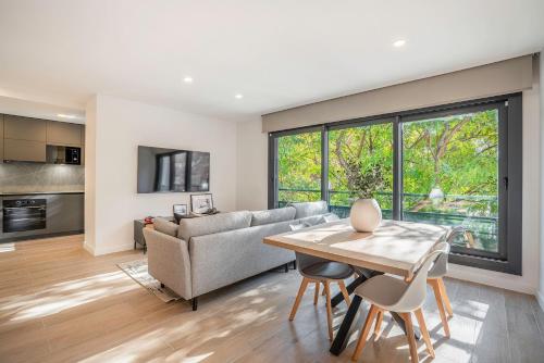 ApartsNouBcn Equador Les Corts - Main