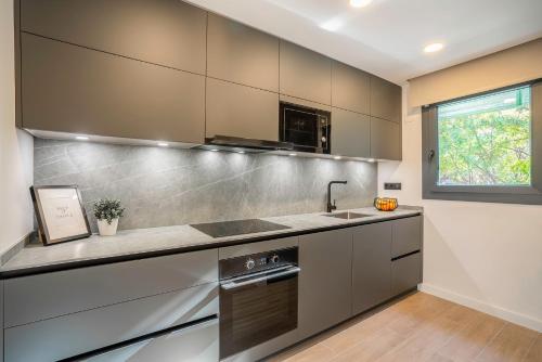 ApartsNouBcn Equador Les Corts - image 3