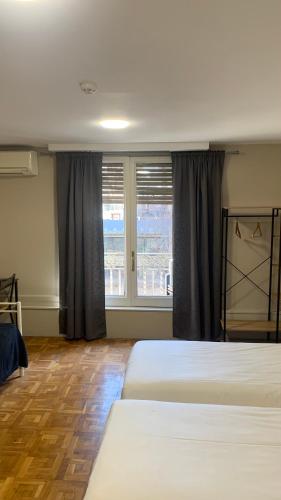 Somnio Hostels