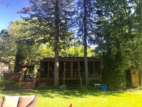 The Getaway (Dog Friendly/Optional Pontoon Rental)