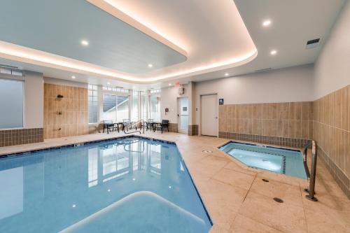 Hallmark Resort in Cannon Beach - 온수 욕조