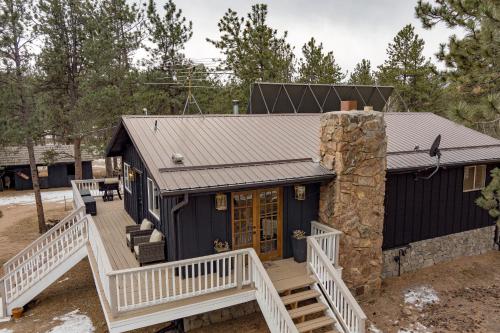 Exterior view, The Modern Mountaineer in Evergreen (CO)