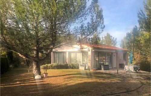 Beautiful Home In Meyrargues With Wifi And 3 Bedrooms