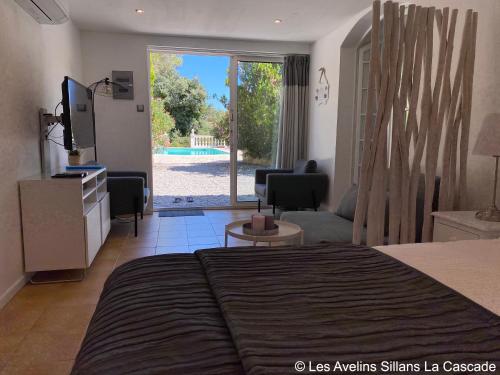 Charmant Studio avec Piscine Privative sur 1500m2 de Terrain Proche Cascade de Sillans VAR Verdon in Sillans La Cascade