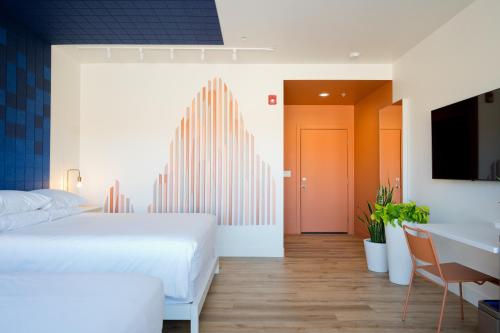 Skyview Hotel - image 13