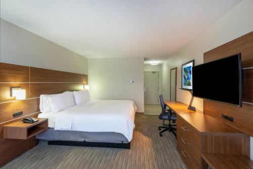 Holiday Inn Express Cleveland - Vermilion an IHG Hotel - image 12