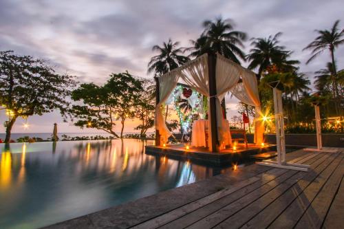 Food and beverages, Holiday Resort Lombok near Senggigi Beach