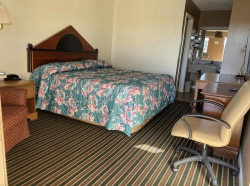 economy inn augusta image