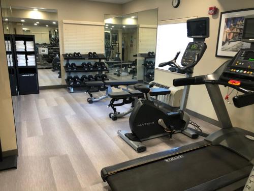 Candlewood Suites Fort Wayne - NW an IHG Hotel - image 2