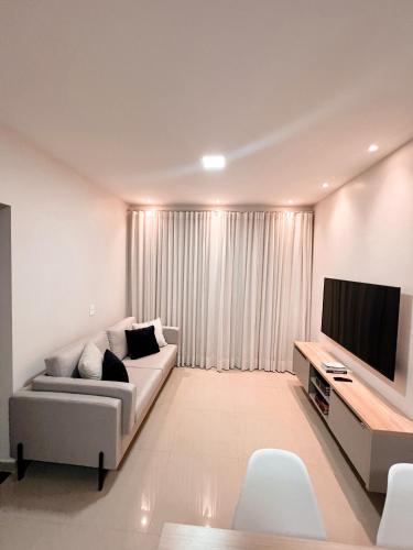 Apartamento inteiro dois quartos próximo ao Centro - image 3