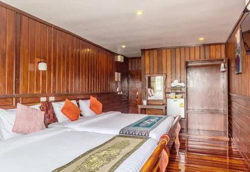 Riverside Chiangkhan Room Type - Family Room