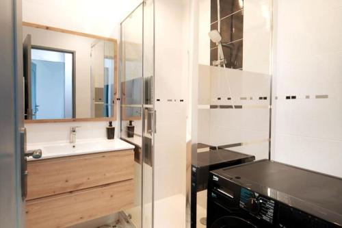 Appartement tout equipe climatise 8 couchages in La Rose
