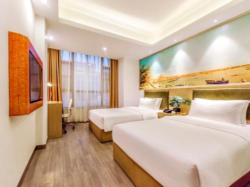 Business Twin Room room in Guangzhou Huihe Hotel